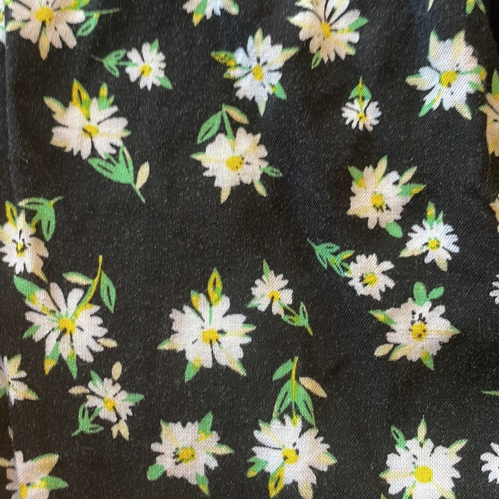 Black floral crop top - Picture 2 of 2